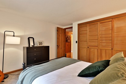 Impressive Cabin with Hot-tub and Fascinating Views in Mendon, Vermont - Mendon, Vermont - glamping.directory