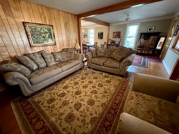 Charming Montana Bungalow with Madison River Views, Steps from Main Street in Ennis, MT - Ennis, Montana - glamping.directory