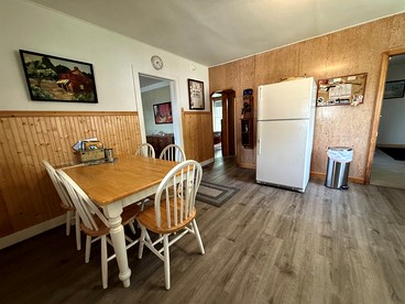 Charming Montana Bungalow with Madison River Views, Steps from Main Street in Ennis, MT - Ennis, Montana - glamping.directory