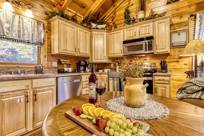 Cozy Log Cabin with Hot Tub & Game Room Near Smoky Mountain National Park | Sevierville, TN - Sevierville, Tennessee - glamping.directory