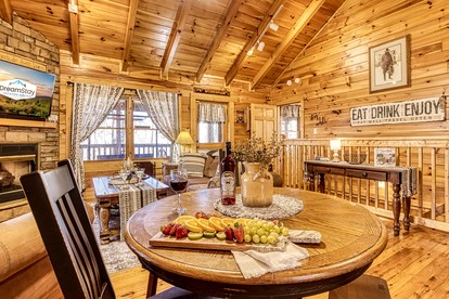Cozy Log Cabin with Hot Tub & Game Room Near Smoky Mountain National Park | Sevierville, TN - Sevierville, Tennessee - glamping.directory