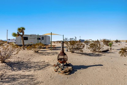 California Glamping Vacations in this Caravan Ideal for Enjoying Unique Views of the Desert - glamping.directory