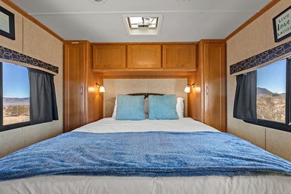 California Glamping Vacations in this Caravan Ideal for Enjoying Unique Views of the Desert - Joshua Tree, California - glamping.directory