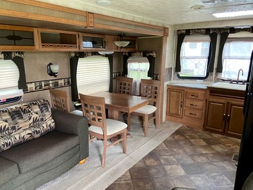 Cozy Rustic Cabin with Fire Ring & Outdoor Seating in Macedon, New York - Macedon, New York - glamping.directory