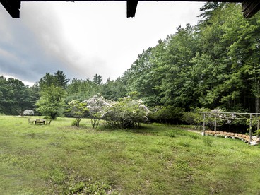 Secluded and Rustic Cabin Rental with Modern Amenities near Woodstock, New York - Willow, New York - glamping.directory