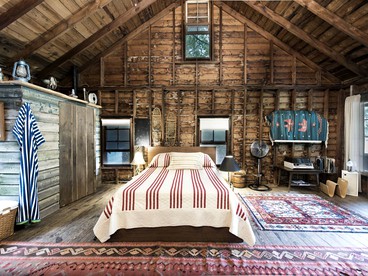 Secluded and Rustic Cabin Rental with Modern Amenities near Woodstock, New York - Willow, New York - glamping.directory