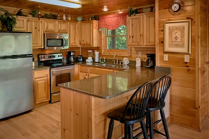 Beautiful Pigeon Forge Vacation Cabin with a Hot Tub - Pigeon Forge, Tennessee - glamping.directory