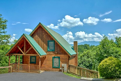 Beautiful Pigeon Forge Vacation Cabin with a Hot Tub - glamping.directory