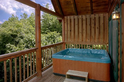 Beautiful Pigeon Forge Vacation Cabin with a Hot Tub - Pigeon Forge, Tennessee - glamping.directory