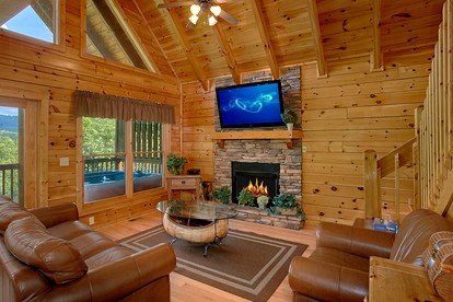 Beautiful Pigeon Forge Vacation Cabin with a Hot Tub - Pigeon Forge, Tennessee - glamping.directory