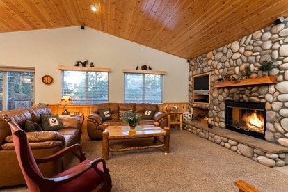 Incredible Secluded Wooden Cabin Nestled Amidst Trees in Big Bear Lake, California - Big Bear Lake, California - glamping.directory