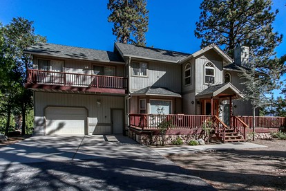 Incredible Secluded Wooden Cabin Nestled Amidst Trees in Big Bear Lake, California - Big Bear Lake, California - glamping.directory