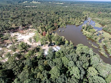 Superb Cabin Rental with Private Hot Tub on Toledo Bend Lake in Louisiana - Logansport, Louisiana - glamping.directory