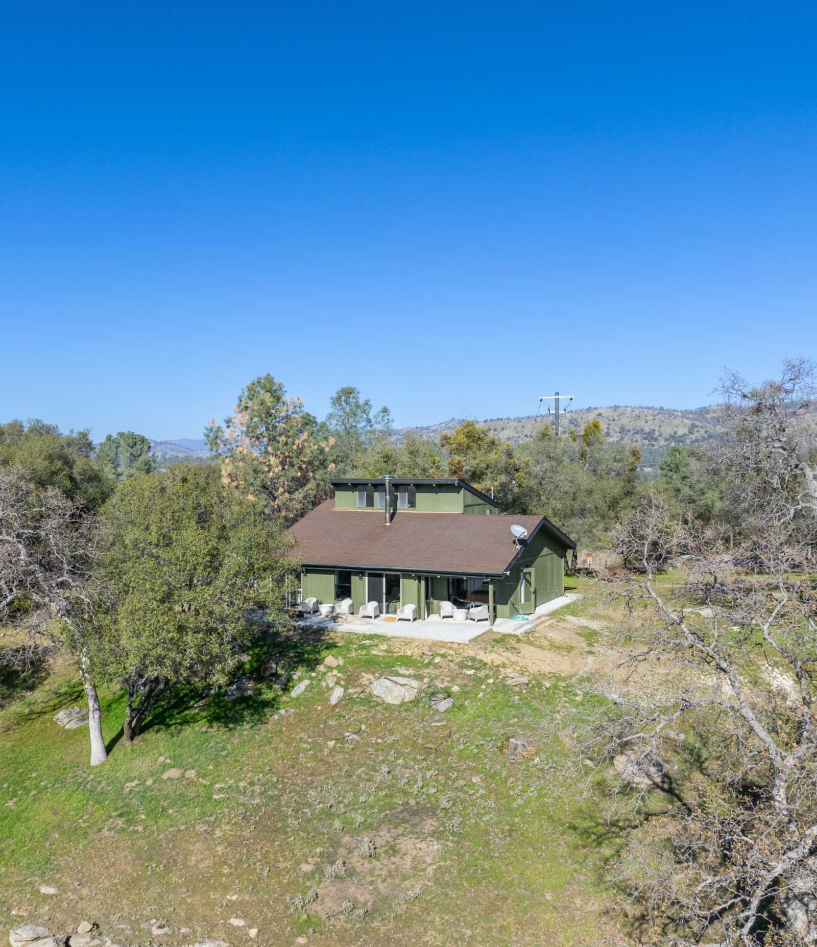 Yosemite Rocky Ridge Road Cabin - Coarsegold, California - glamping.directory