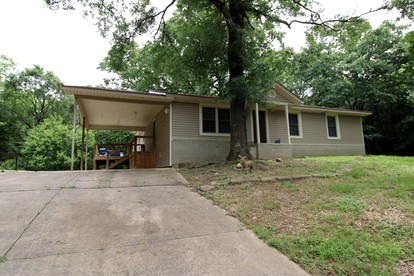 Charming Cottage Nestled Amidst Trees in Hot Springs, Arkansas - glamping.directory