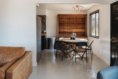 Spacious Four Bedroom Cabin on Private Land in Sierra National Forest, Perfect for a Tranquil Weekend in Nature with Family - Dunlap, California - glamping.directory