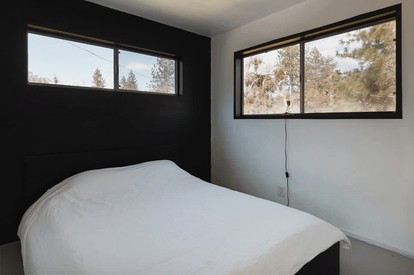 Spacious Four Bedroom Cabin on Private Land in Sierra National Forest, Perfect for a Tranquil Weekend in Nature with Family - Dunlap, California - glamping.directory