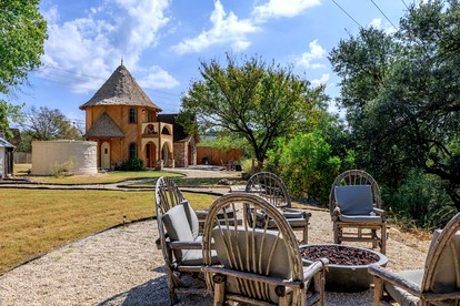 Whimsical Historic Homestead with Arcade & Ridge Views near Downtown Fredericksburg, Texas - Fredericksburg, Texas - glamping.directory