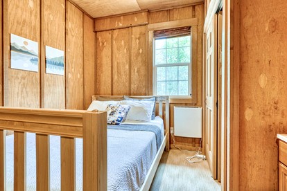 Serenely Rustic Cabin Haven near Whistle Lake in Washington - Anacortes, Washington - glamping.directory