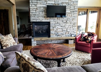 Stunning Hollowtop House with Panoramic Lake and Mountain Views near Ennis, Montana - McAllister, Montana - glamping.directory