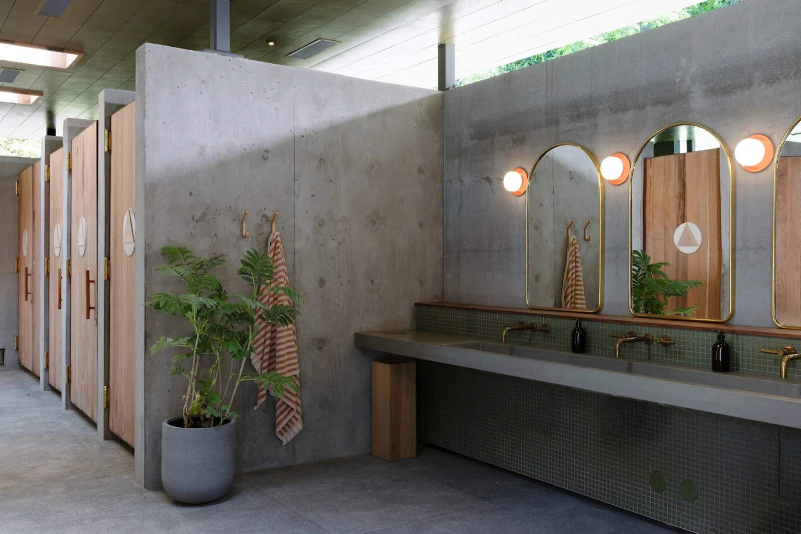 The River Electric - Guerneville, California - glamping.directory