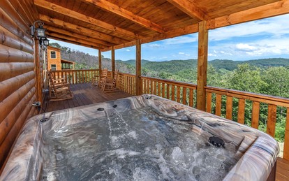 Breathtaking Cabin with Hot-tub, Fireplace and Games in Sevierville, Tennessee - Sevierville, Tennessee - glamping.directory