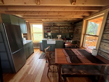 Charming Cabin with Pond and Mountain Views near Downtown Ennis, Montana - Ennis, Montana - glamping.directory