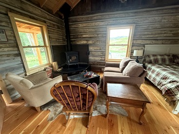 Charming Cabin with Pond and Mountain Views near Downtown Ennis, Montana - Ennis, Montana - glamping.directory