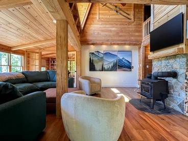 Magical Cabin with Outdoor Bar and Jacuzzi in New Hampshire - Bartlett, New Hampshire - glamping.directory