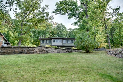 Spacious Lakefront Vacation Rental for an Unforgettable Family Getaway in the Finger Lakes near Burdett, New York - Burdett, New York - glamping.directory