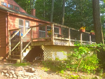Lakefront Vacation Rental with Superb Views over Lake Wallenpaupack in Hawley, Pennsylvania - Hawley, Pennsylvania - glamping.directory