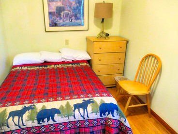 Lakefront Vacation Rental with Superb Views over Lake Wallenpaupack in Hawley, Pennsylvania - Hawley, Pennsylvania - glamping.directory