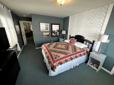 Spacious Vacation Home with Madison River Frontage near Yellowstone in Ennis, Montana - Cameron, Montana - glamping.directory