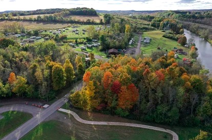 Peaceful Cabin Retreat with Picnic Table & Nature Views in Macedon, New York - Macedon, New York - glamping.directory