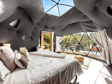 Scenic GeoDome Retreat with Hot Tub & 100-Mile Views near Blowing Rock and Boone, North Carolina - Blowing Rock, North Carolina - glamping.directory