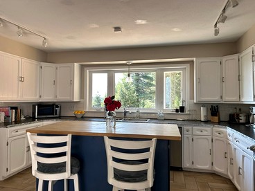 Luxury Vacation Rental near Dundee in Heart of Oregon Wine Country - Dundee, Oregon - glamping.directory