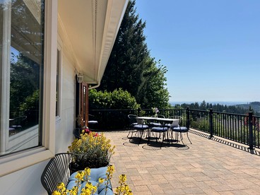 Luxury Vacation Rental near Dundee in Heart of Oregon Wine Country - Dundee, Oregon - glamping.directory