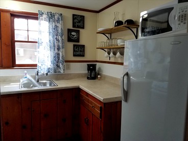 Gorgeous Getaway Cabin in the Woods near Lake Michigan in Wellston, Michigan - Wellston, Michigan - glamping.directory