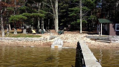 Gorgeous Getaway Cabin in the Woods near Lake Michigan in Wellston, Michigan - Wellston, Michigan - glamping.directory