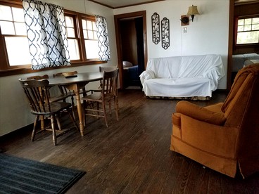 Gorgeous Getaway Cabin in the Woods near Lake Michigan in Wellston, Michigan - Wellston, Michigan - glamping.directory
