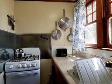 Gorgeous Getaway Cabin in the Woods near Lake Michigan in Wellston, Michigan - Wellston, Michigan - glamping.directory