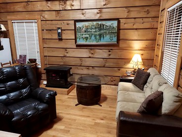 Cabin Retreat near Grayson Highlands State Park for Family Glamping Stays in Virginia - Mouth of Wilson, Virginia - glamping.directory