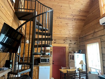 Cabin Retreat near Grayson Highlands State Park for Family Glamping Stays in Virginia - Mouth of Wilson, Virginia - glamping.directory