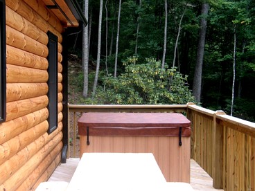 Vacation Log Cabin Rental Set in the Canopies near Hendersonville, North Carolina - Hendersonville, North Carolina - glamping.directory