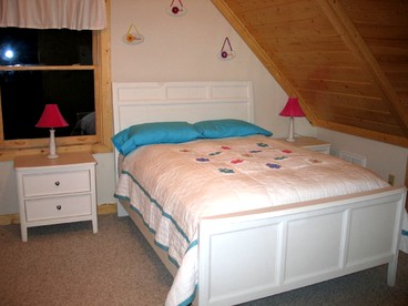 Vacation Log Cabin Rental Set in the Canopies near Hendersonville, North Carolina - Hendersonville, North Carolina - glamping.directory