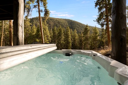 Luxury Mountain Retreat with Sauna & Entertainment Lounge near Keystone Resort in Keystone, Colorado - Keystone, Colorado - glamping.directory