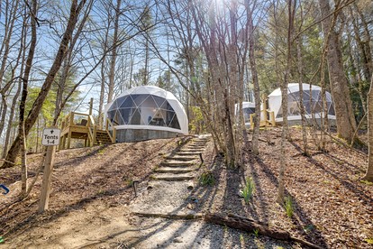 Relaxing Dome in the Heart of the Blue Ridge Mountains for an Unforgettable Glamping Experience in Rosman, North Carolina - Rosman, North Carolina - glamping.directory
