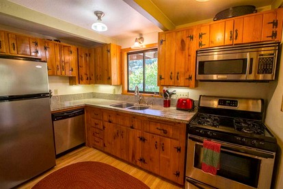 Two-Bedroom Camping Cabin and Private Gazebo in Idyllwild-Pine Cove, California - Idyllwild, California - glamping.directory