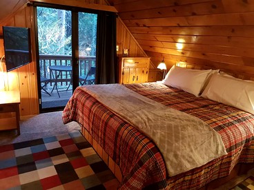 Two-Bedroom Camping Cabin and Private Gazebo in Idyllwild-Pine Cove, California - Idyllwild, California - glamping.directory