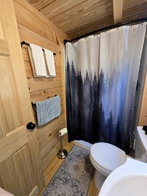 Incredible Modern Tiny Log Cabin near the Ammonoosuc River for a Romantic Getaway in New Hampshire - Bath, New Hampshire - glamping.directory